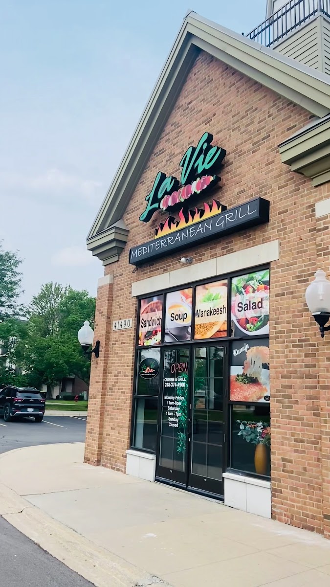 La Vie Mediterranean Grill